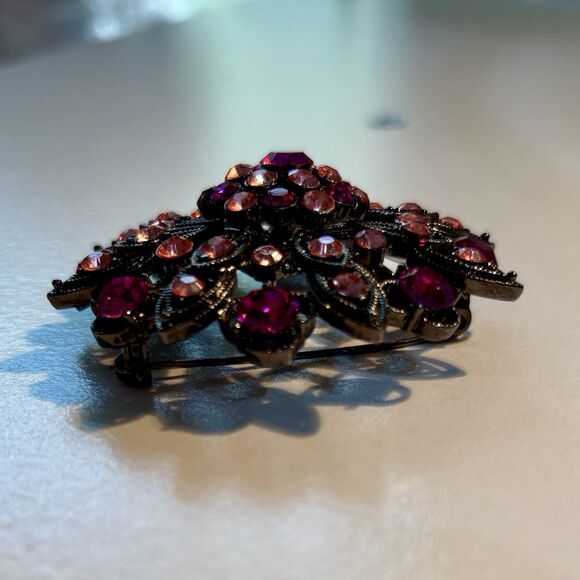 MJ Pink Rhinestone Flower Brooch Black Metal Filigree Layered Vintage Style - Picture 2 of 7